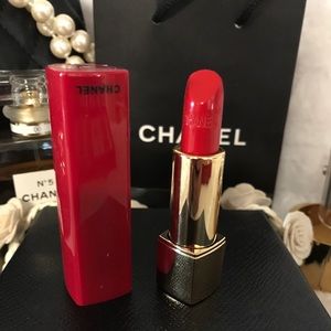 LE Chanel  No 4 Allure